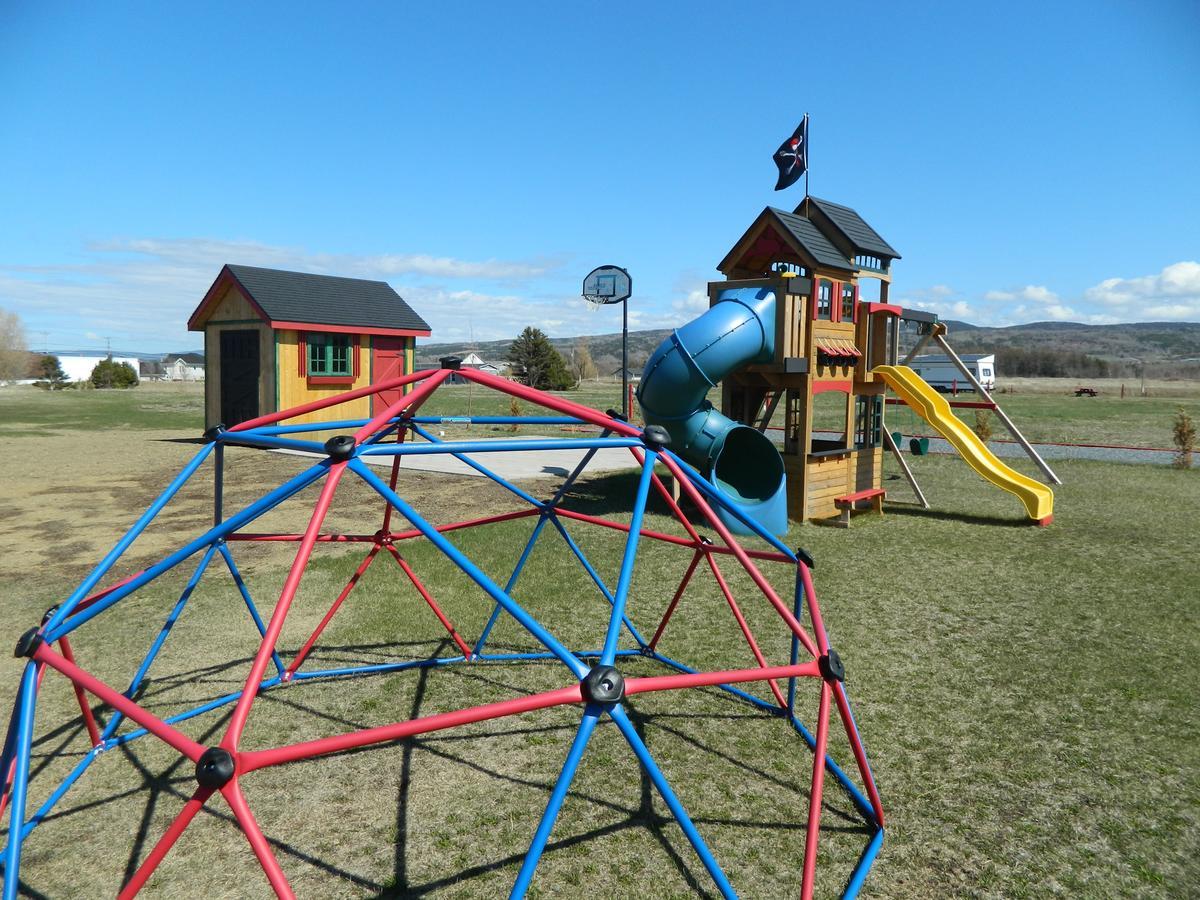 Motel & Camping Le Pirate Cap-Chat Exterior foto