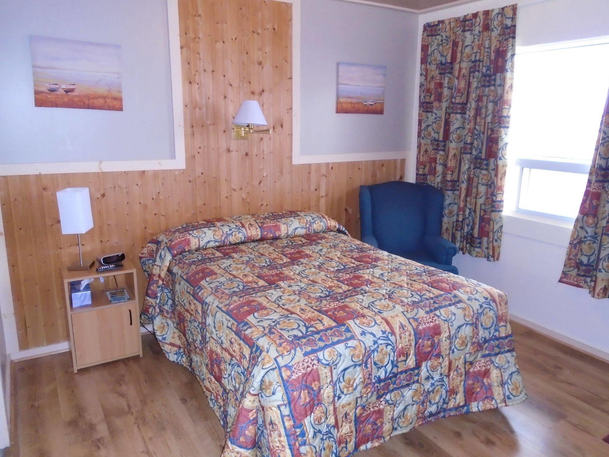 Motel & Camping Le Pirate Cap-Chat Exterior foto